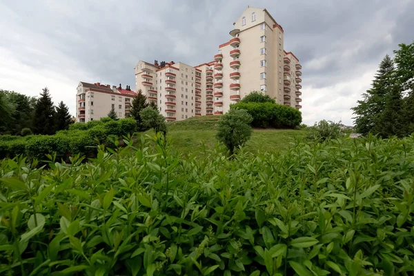 Warsaw Poland May 2020 Residential Building Complex Hedge Bushes Housing — Stock Photo, Image
