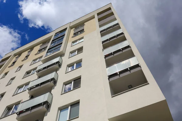 Warsaw Poland May 2020 Facade Modern Residential Building Sunlighted Newly — Stock Photo, Image