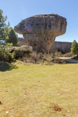 İspanya 'nın büyülü şehri Cuenca' da kaprisli kayalar var.