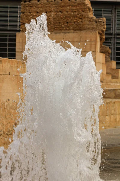 Jato Água Uma Fonte — Fotografia de Stock