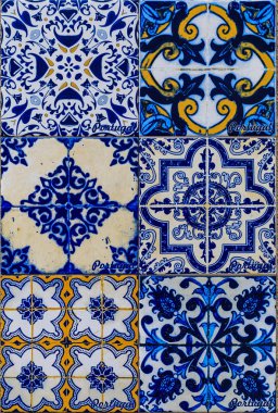 Detay eski geleneksel süslü Portekizce dekoratif azulejo döşeme