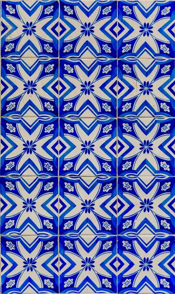 Piastrelle tradizionali ornate portoghese azulejo — Foto Stock