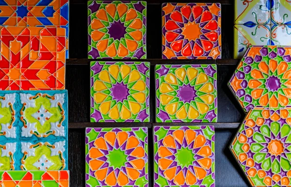 Traditionele sierlijke Portugese azulejo tegels — Stockfoto