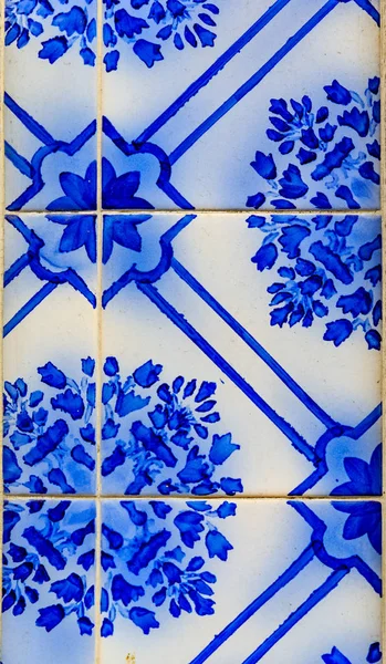 Detalhe Das Antigas Azulejos Decorativos Portugueses Ornamentados Tradicionais — Fotografia de Stock