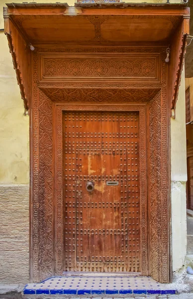 Eski Ahşap Girift Oyma Kapı Kapı Çerçeve Fes Fas Geleneksel — Stok fotoğraf