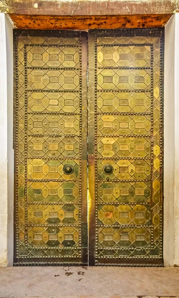 フェズ モロッコ 世界で最も古い大学の Raouine コーラン大学のドア — ストック写真