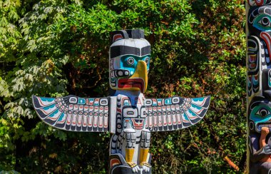 Stanley Parkı Vancouver, Kanada'da Brockton noktasında ilk Milletler Kızılderili thunderbird totem direği