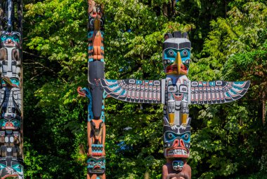 Stanley Parkı Vancouver, Kanada'da Brockton noktasında ilk Milletler Kızılderili totem direkleri