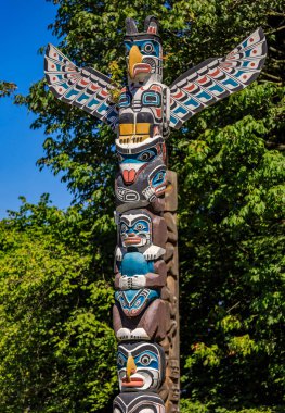 Stanley Parkı Vancouver, Kanada'da Brockton noktasında ilk Milletler Kızılderili thunderbird totem direği