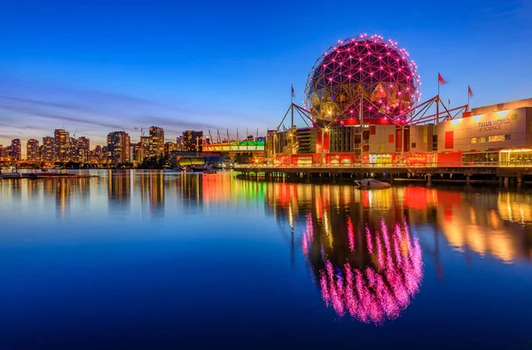 Серпня 2018 Ванкувер Канада Знакових Світі Науки Sunset Синій Годину — стокове фото