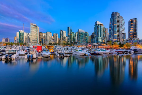 August 2018 Vancouver Canada Sonnenuntergang Kohlenhafen Mit Innenstadtgebäuden Booten Und — Stockfoto