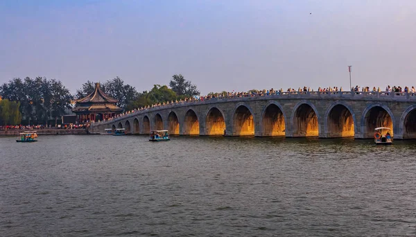 Sonnenuntergang Der Berühmten Bogen Löwenbrücke Kunming See Außerhalb Des Sommerpalastes — Stockfoto