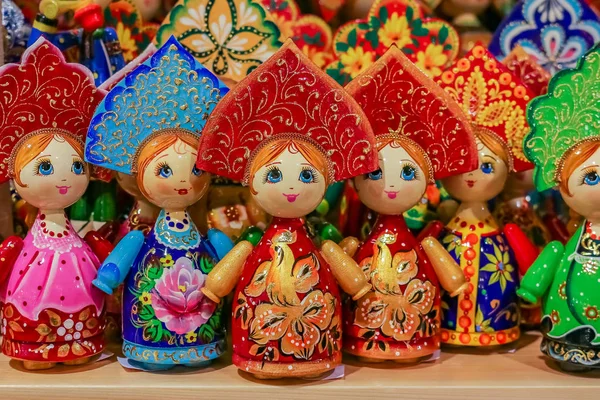 Esposizione Matrioska Russo Tradizionale Colorato Che Nidifica Bambole Negozio Souvenir — Foto Stock