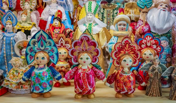 Ausstellung Farbenfroher Traditioneller Russischer Matrjoschka Nistpuppen Einem Souvenirladen Sankt Petersburg — Stockfoto