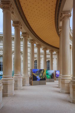 Marseille, Fransa - 19 Ekim 2013: Klasik Roma tarzı colonnade Palais Longchamp adlı