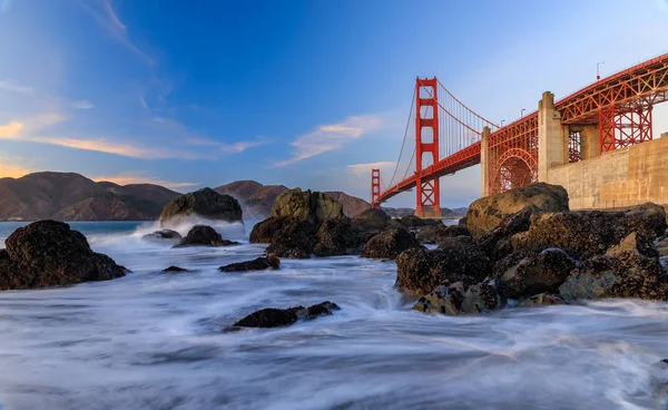 Vista Famosa Golden Gate Bridge Partir Rochosa Praia Marshall Escondida — Fotografia de Stock