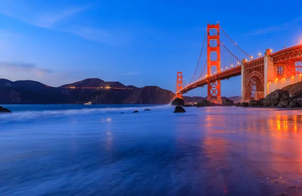 Famosa Vista Sul Golden Gate Bridge Dalla Nascosta Appartata Spiaggia — Foto Stock