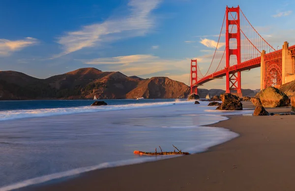 Vista Famosa Golden Gate Bridge Partir Rochosa Praia Marshall Escondida — Fotografia de Stock