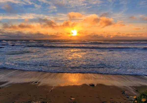 Pastel Colors Sunset Silky Water Long Exposure Waves Crashing Shore — Stock Photo, Image