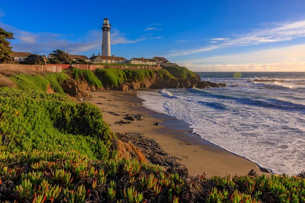 Olas Que Estrellan Orilla Por Pigeon Point Lighthouse Costa Norte — Foto de Stock