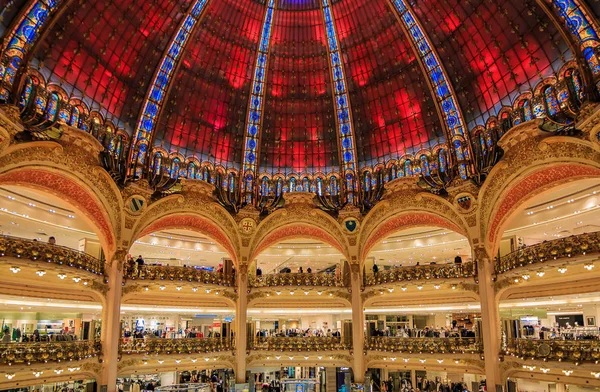 Parigi Francia Gennaio 2015 Arredi Art Nouveau Finestre Cupola Colorate — Foto Stock