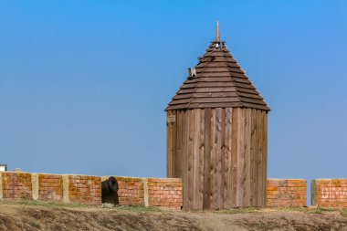Sur ve toplar Azak Kalesi surlar üzerinde Osmanlı Türkler tarafından 1475 kurulan ve daha sonra Rusya'nın güneyinde Türk Akınları şehri korumak için kullanılan