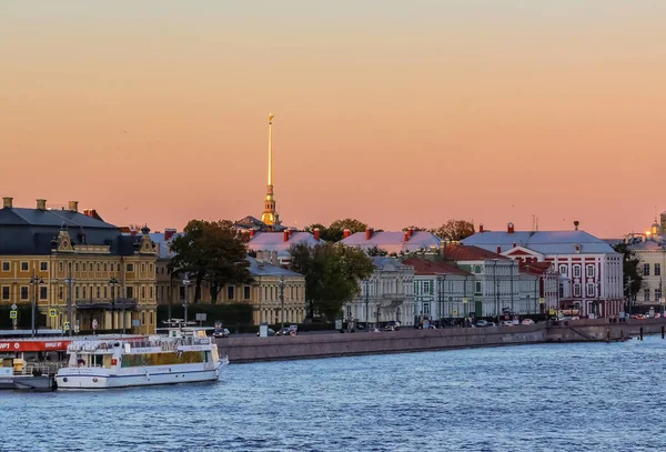 Saint Petersburg Russia October 2015 Sunset Saint Petersburg Neva River — Stock Photo, Image