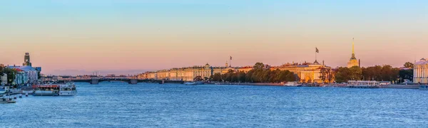 Sunset Saint Petersburg Neva River View Palace Embankment Hermitage Spire — Stock Photo, Image