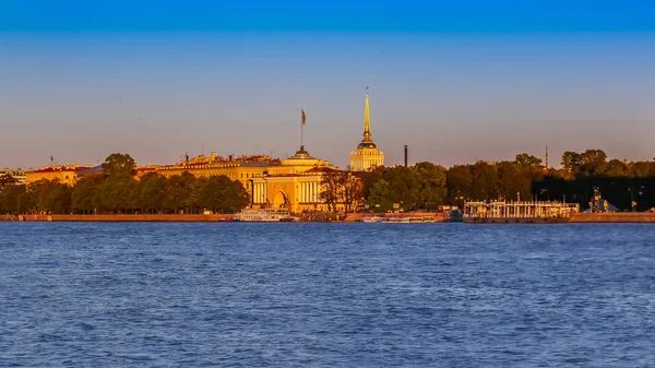 Sunset Saint Petersburg Neva River View Palace Embankment Spire Admiralty — Stock Photo, Image