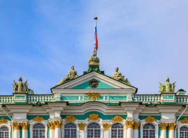 Kış Sarayı - Saint Petersburg'daki Hermitage süslü cephe, 