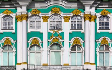 Kış Sarayı - Saint Petersburg'daki Hermitage süslü cephe, 