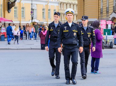 Erkek Rus Donanması öğrenciler üniforma Pal yürüme giyinmiş