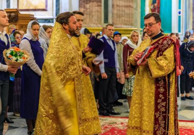 Rus Ortodoks rahip geleneksel giyim S hizmet