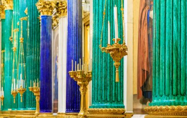 Dekoratif iç mekan, malakit ve lapis sütunlar Saint Isaac 'ta