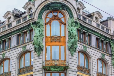 Zinger Singer şirketinin süslü art deco cephesi tarihi buildin