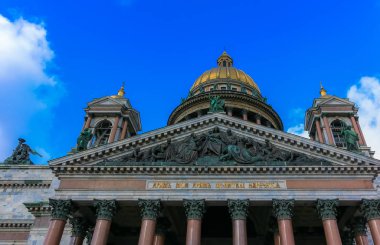 Saint Petersburg, Rusya'daki St. Isaacs Meydanı'ndaki Aziz Isaacs Rus Ortodoks Katedrali'ne bakış