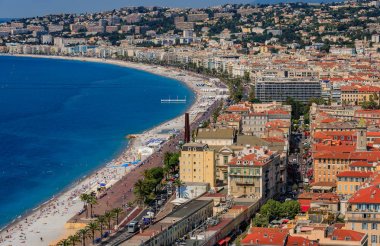 Nice Cityscape'in Akdeniz'deki Nice Fransız Rivierası'ndaki Eski Şehir Vieille Ville'e bakışı, Cote d'Azur, Fransa