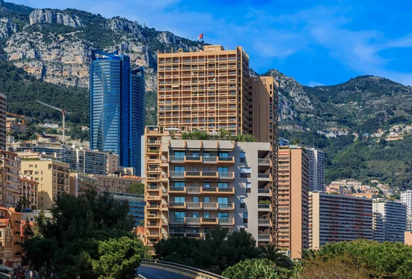 Edificios residenciales de lujo en Monte Carlo del Principado de Mónaco, Costa Azul o la Riviera Francesa — Foto de Stock