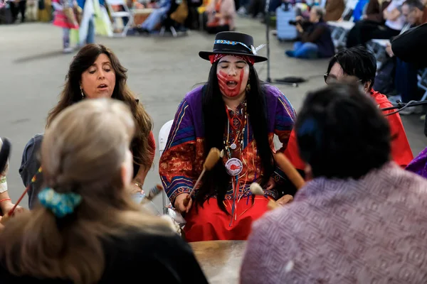 San Francisco Estados Unidos Febrero 2020 Mujeres Nativas Americanas Cantan — Foto de Stock