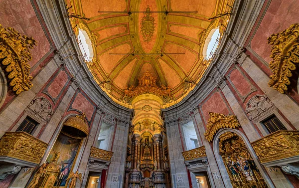 Kilátás Díszes Barokk Belső Tér Márvány Oltárképével Igreja Dos Clerigos — Stock Fotó