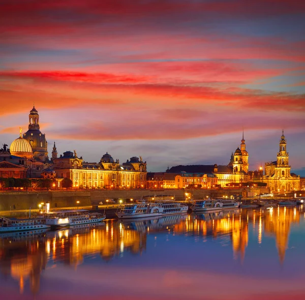 Dresden Sunset Skyline Reflecion Rio Elba Saxônia Alemanha — Fotografia de Stock