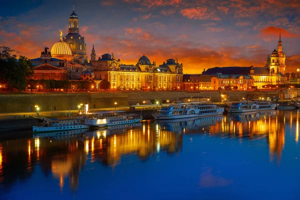 Elbe Nehri Almanya Daki Saksonya Dresden Günbatımı Manzarası Reflecion — Stok fotoğraf