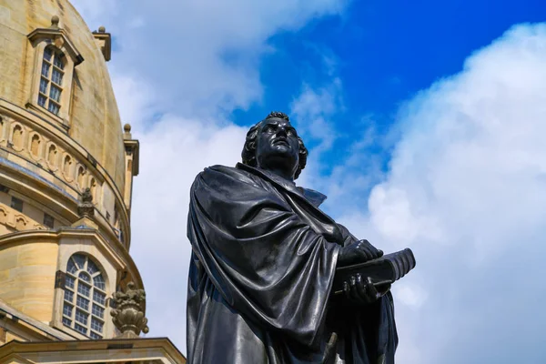 Martin Luther Memorial Heykel Geliştirerek Dresden Frauenkirche Yakınındaki — Stok fotoğraf