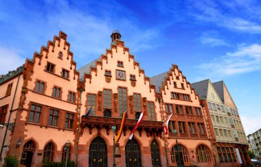 Frankfurt Romerberg Meydanı eski şehir tarihi merkezi Almanya'da
