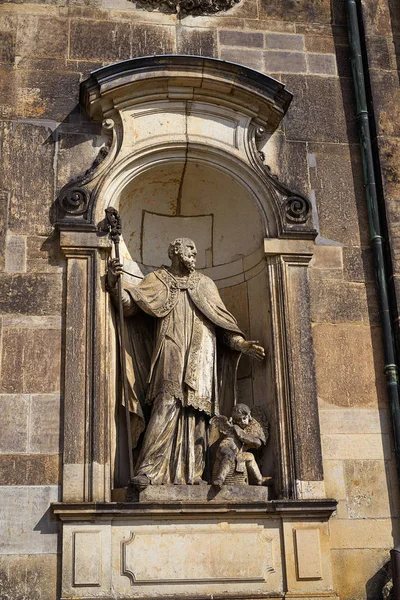 Estátua Dresden Catedral Hofkirche Saxônia Alemanha — Fotografia de Stock