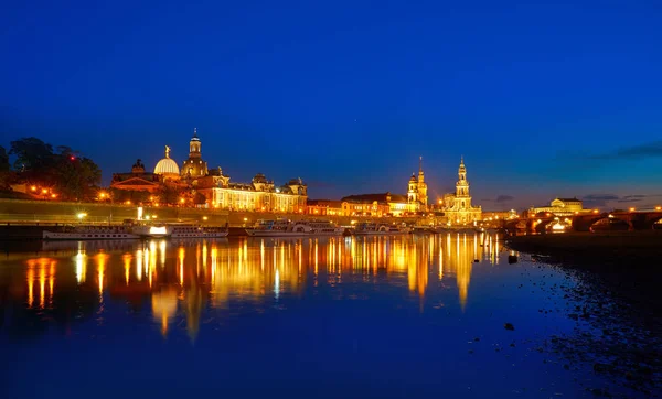 Dresde Coucher Soleil Skyline Reflecion Dans Rivière Elbe Saxe Allemagne — Photo