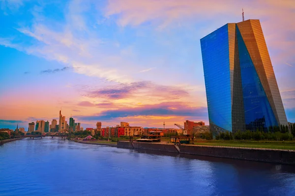 Horizonte Frankfurt Atardecer Alemania Con Río Meno Edificio Hafenkran — Foto de Stock