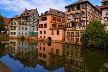 Alsace yarı ahşap evlerde Strasbourg la Petite France