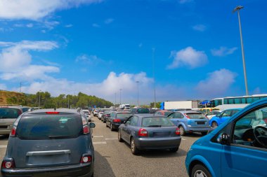 Trafik sıkışıklığı ile İspanya durdu arabalar