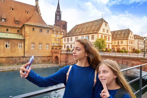 Strasbourg Város Gyerekek Lányok Selfie Turisztikai Fotó Franciaországi Elzász — Stock Fotó